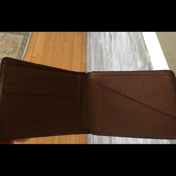 LOUIS VUITTON MENS WALLET - Picture 3 of 3